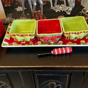 NWOT 5 piece set for holiday serving incl 3 bowls one plate and one cheese knife